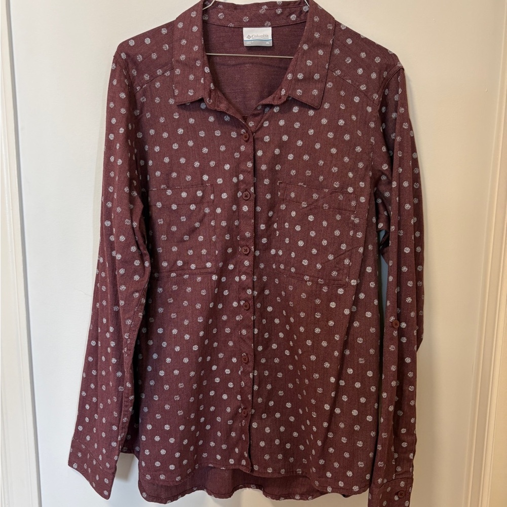 Columbia long sleeved top XL maroon Polk a dot with pockets
